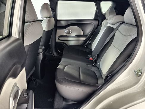 Used 2019 Kia Soul FWD image 23