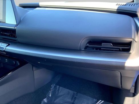 Used 2023 Toyota Prius LE FWD image 18
