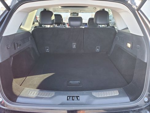 Used 2024 Lincoln Nautilus Reserve w/ Equipment Group 202A image 6