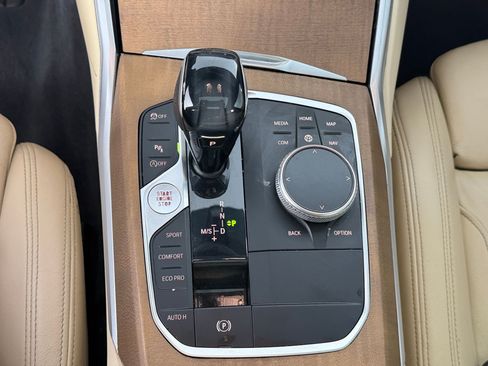 Used 2020 BMW 330i Sedan w/ Convenience Package RWD image 16
