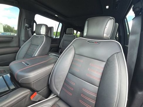 Used 2025 GMC Yukon XL AT4 Ultimate AWD/4WD image 28
