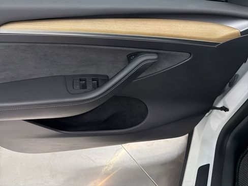 Used 2023 Tesla Model Y Long Range image 17