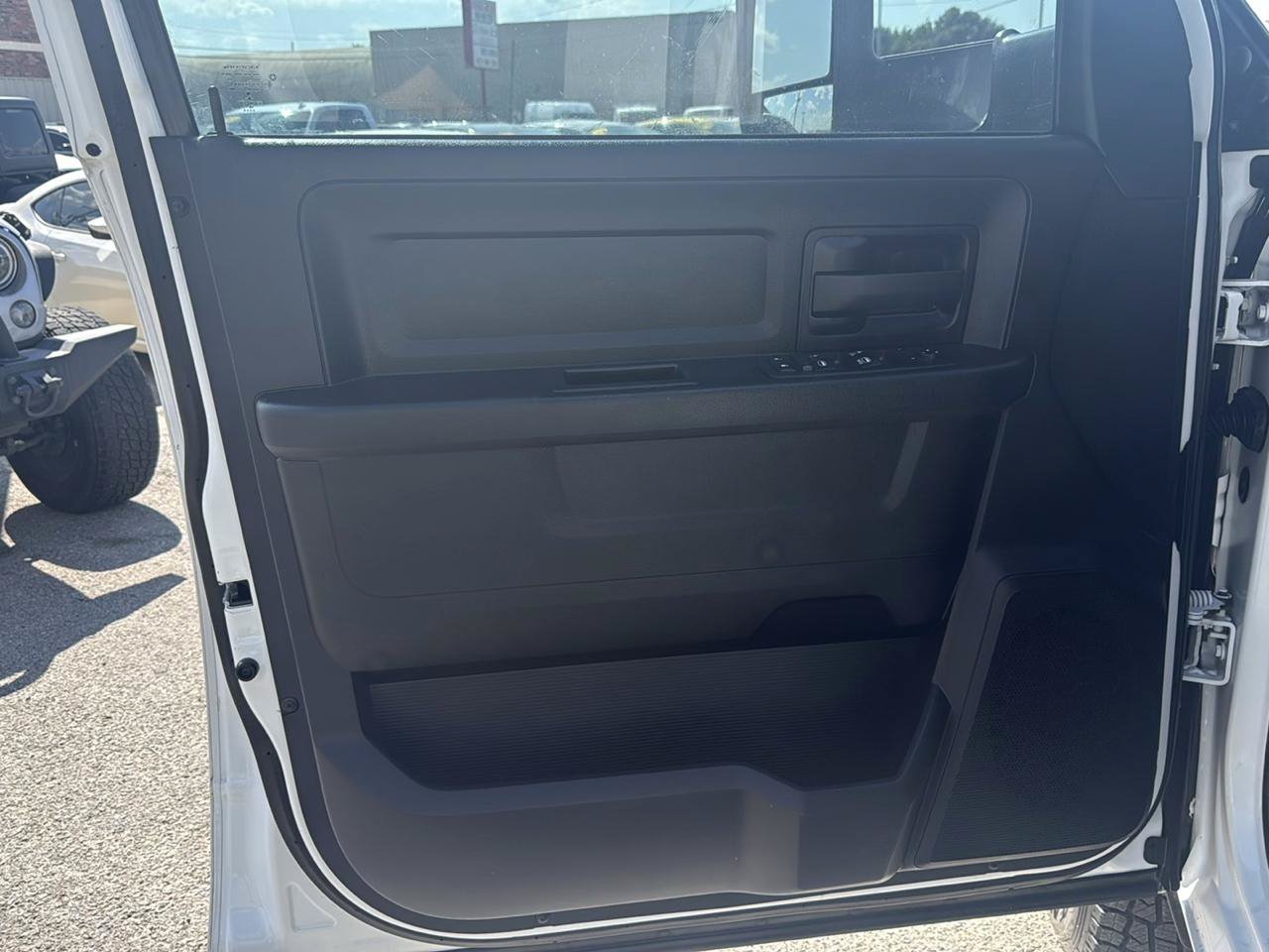 Used 2022 RAM 3500 Tradesman AWD/4WD image 12