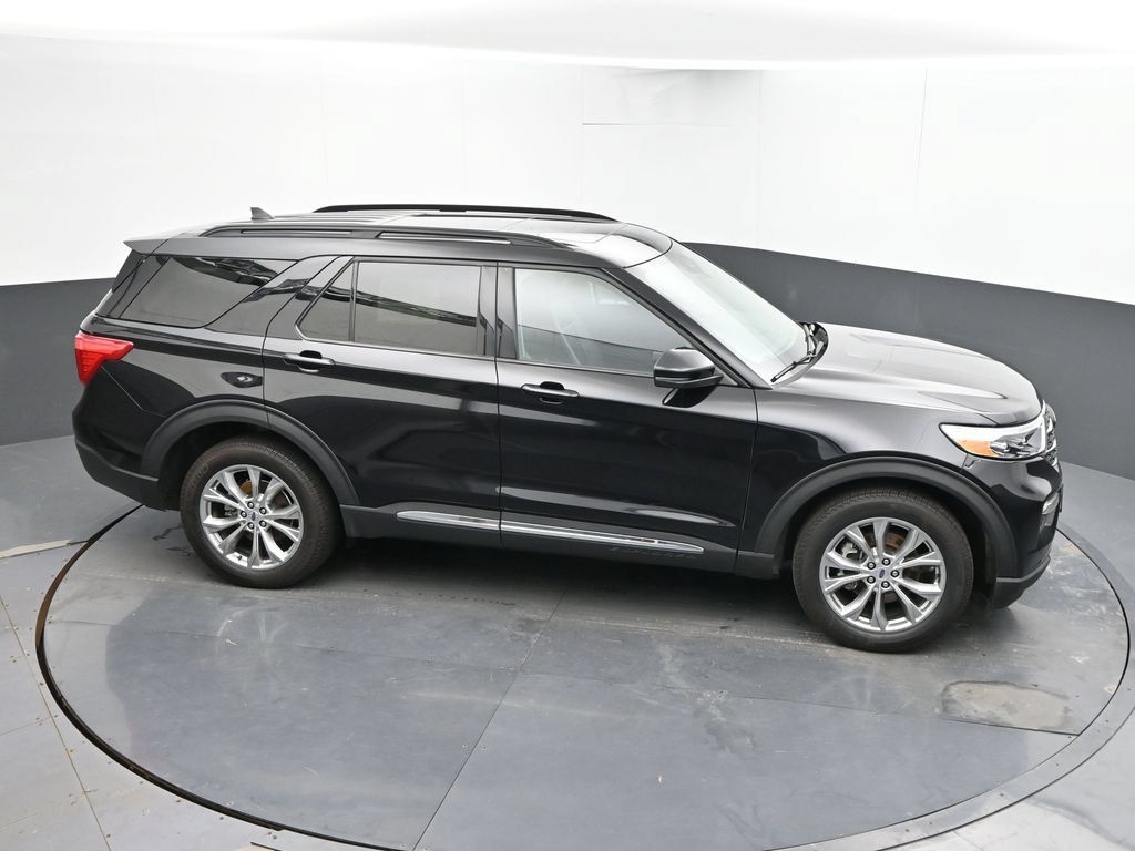 Used 2024 Ford Explorer XLT w/ Equipment Group 202A AWD/4WD image 41