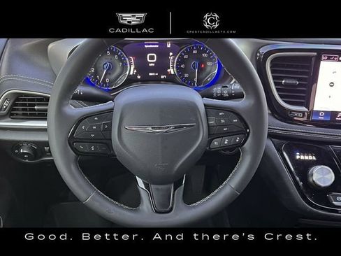 Used 2023 Chrysler Pacifica Touring-L w/ S Appearance Package FWD image 11