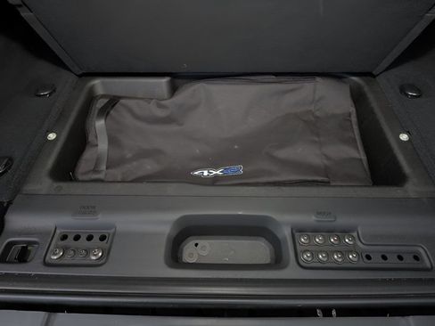 Used 2024 Jeep Wrangler Unlimited w/ Convenience Group AWD/4WD image 20