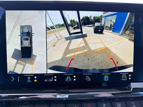 Used 2025 Chevrolet Silverado 2500 ZR2 w/ Technology Package AWD/4WD image 26