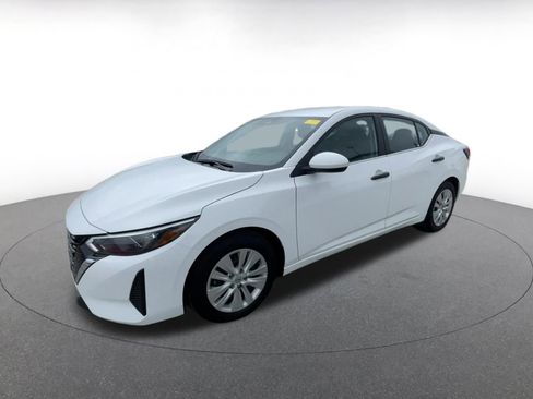 Used 2025 Nissan Sentra S image 8