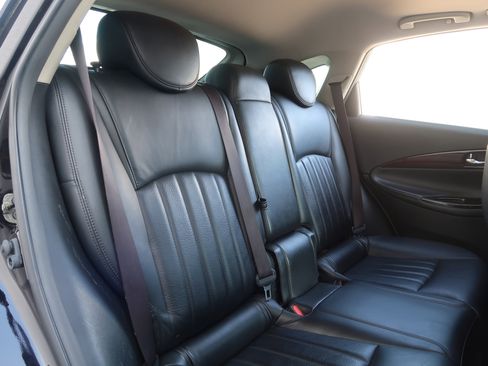 Used 2012 INFINITI EX35 Journey w/ Premium Pkg image 32