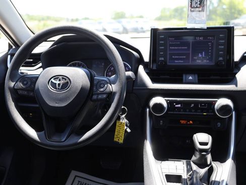 Used 2019 Toyota RAV4 LE AWD/4WD image 23