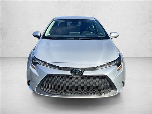 Certified 2022 Toyota Corolla LE image 2