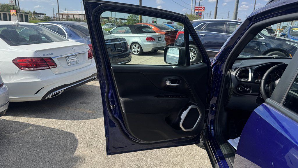 Used 2021 Jeep Renegade Latitude FWD image 13