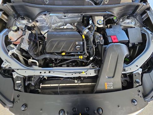 Used 2025 Chevrolet Trax LS FWD image 30