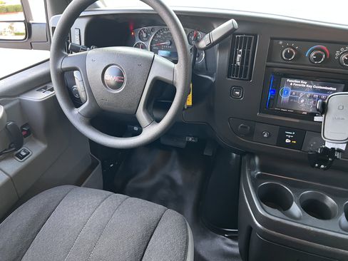 Used 2019 GMC Savana 2500 w/ Driver Convenience Package image 18