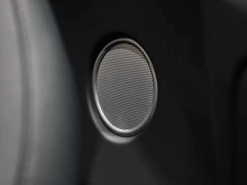 Used 2022 Aston Martin V8 Vantage Roadster image 10