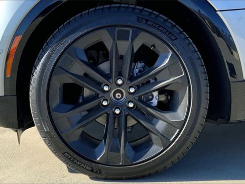 New 2025 Cadillac Lyriq Luxury image 13