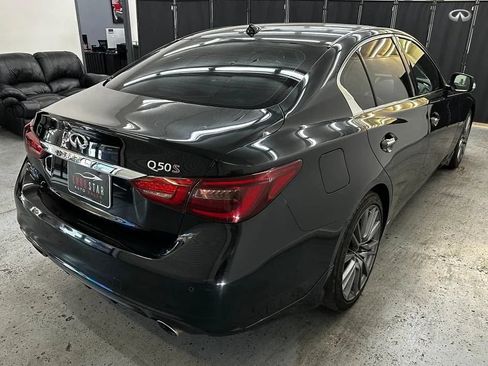 Used 2018 INFINITI Q50 Red Sport 400 w/ Sensory Package (Sport) RWD image 4