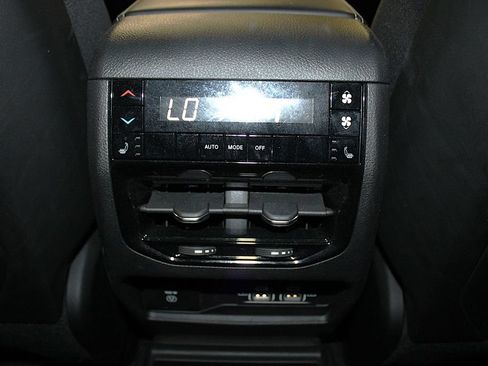 Certified 2023 Jeep Grand Cherokee L Limited AWD/4WD image 37