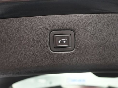 Used 2019 Chevrolet Blazer LT FWD image 32