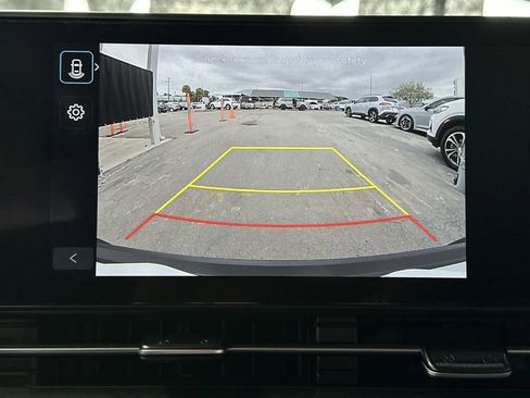 Used 2025 Hyundai Kona SEL FWD image 23