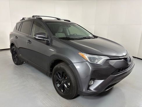 Used 2016 Toyota RAV4 XLE image 2