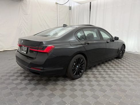 Used 2022 BMW 740i xDrive w/ Premium Package AWD/4WD image 5