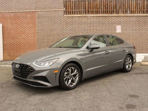 Used 2022 Hyundai Sonata SEL image 1