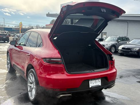 Used 2017 Porsche Macan AWD 4dr Turbo image 31