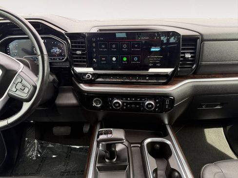 Certified 2022 GMC Sierra 1500 SLT w/ SLT Convenience Package AWD/4WD image 11