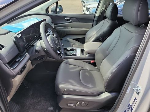 New 2026 Kia Carnival EX FWD image 22
