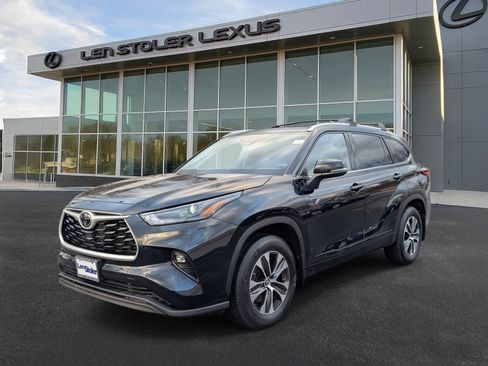 Used 2022 Toyota Highlander XLE image 7