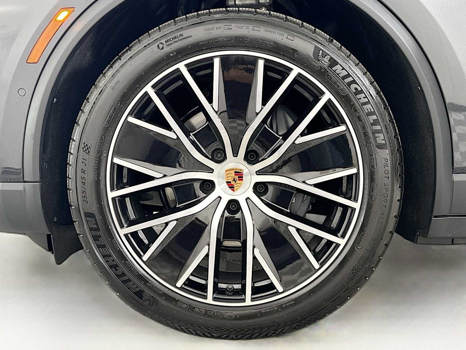 Used 2026 Porsche Macan Electric RWD image 33