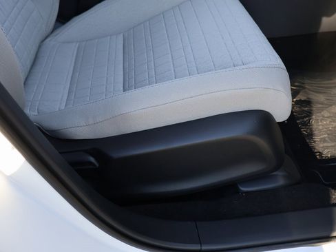 New 2026 Honda HR-V LX image 9