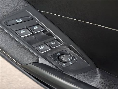 Certified 2023 Volkswagen Tiguan SE w/ Panoramic Sunroof Package FWD image 32