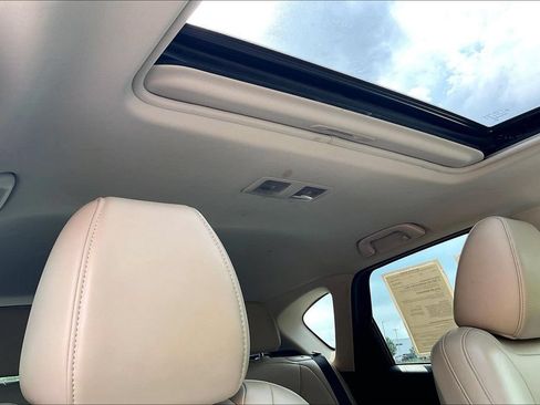 Used 2018 MAZDA CX-5 Touring w/ Preferred Equipment Package FWD image 22