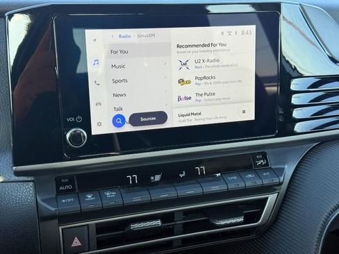 Used 2025 Toyota Camry SE image 16