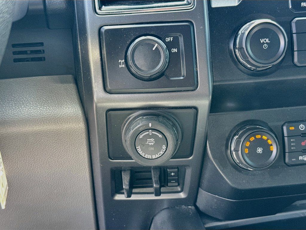 Used 2019 Ford F150 XLT w/ Equipment Group 302A Luxury RWD image 16