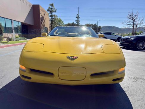 Used 2002 Chevrolet Corvette Convertible w/ Preferred Equipment Group2 image 10