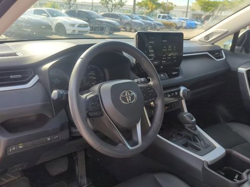 Used 2023 Toyota RAV4 Limited image 12