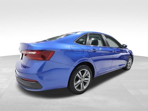 Used 2024 Volkswagen Jetta SE FWD image 4