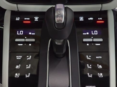 Certified 2026 Porsche Macan GTS image 19