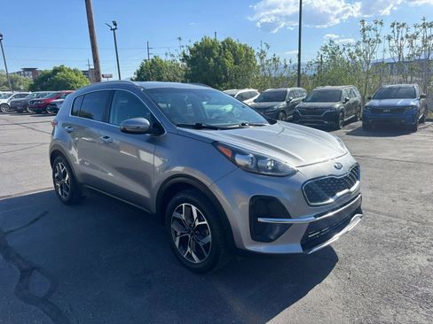 Used 2020 Kia Sportage EX AWD/4WD image 3