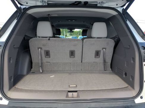 Used 2019 Chevrolet Traverse LT FWD image 14