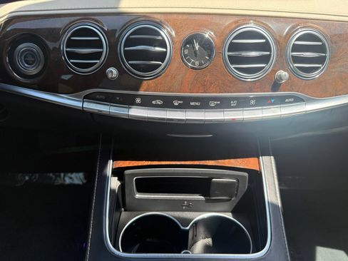 Used 2018 Mercedes-Benz S 560 Sedan image 18