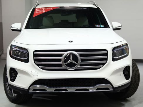 Certified 2025 Mercedes-Benz GLB 250 4MATIC image 3