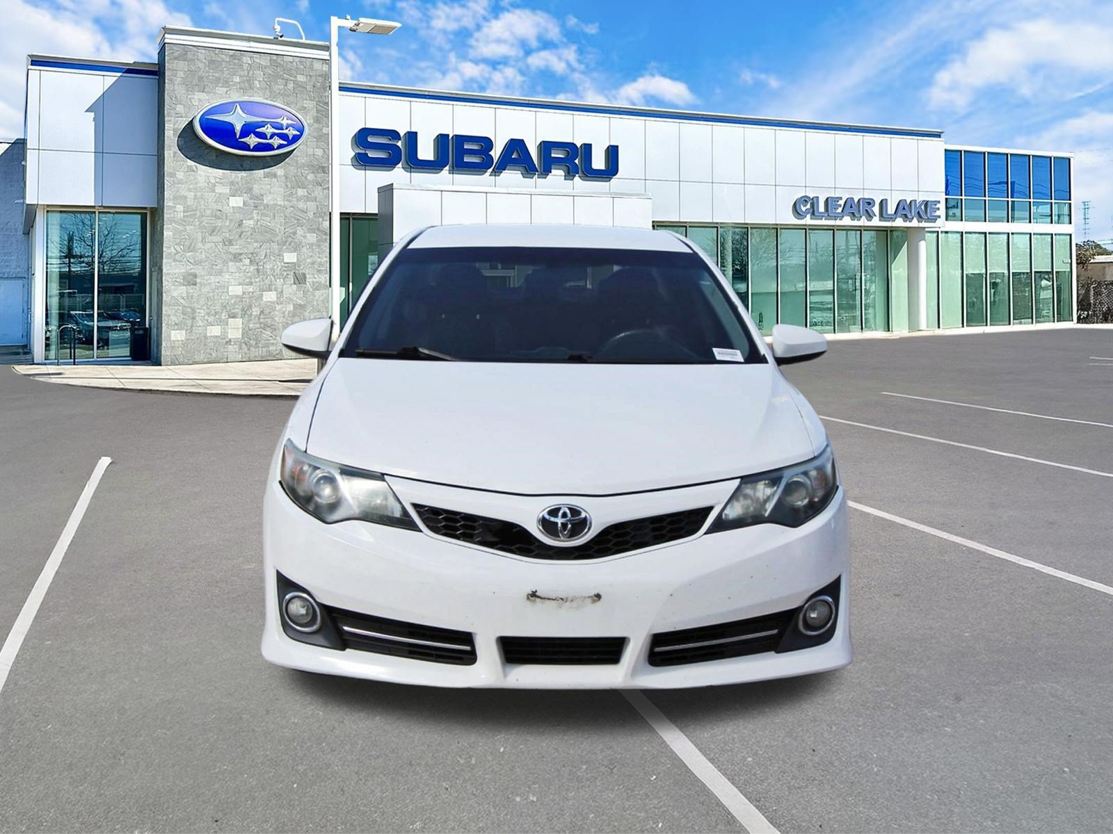 Used 2014 Toyota Camry SE FWD image 2