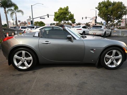 Used 2006 Pontiac Solstice Convertible w/ Premium Package image 19