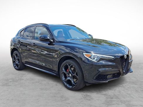 Used 2023 Alfa Romeo Stelvio Veloce AWD/4WD image 7