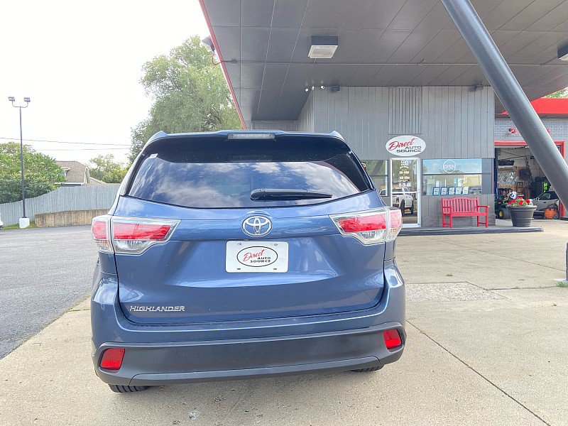 Used 2016 Toyota Highlander LE FWD image 5