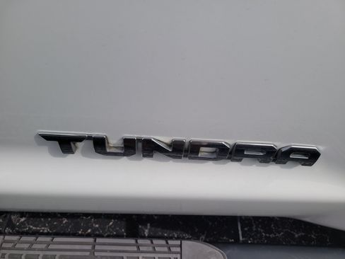 Used 2016 Toyota Tundra SR5 w/ SR5 Upgrade Package RWD image 11
